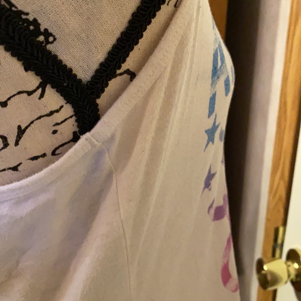 ⭐️ FREE with any purchase! AE Favorite Tank! - Picture 4 of 5